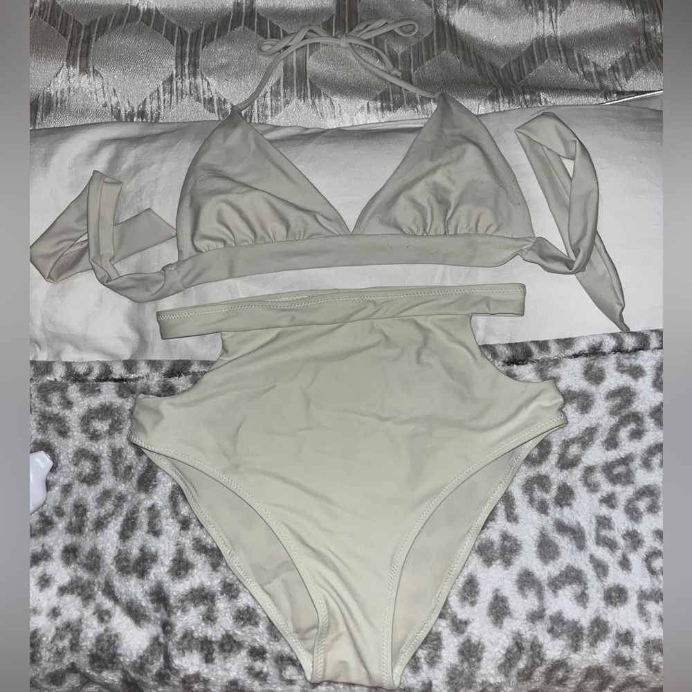 Super Cute Bikini Set.